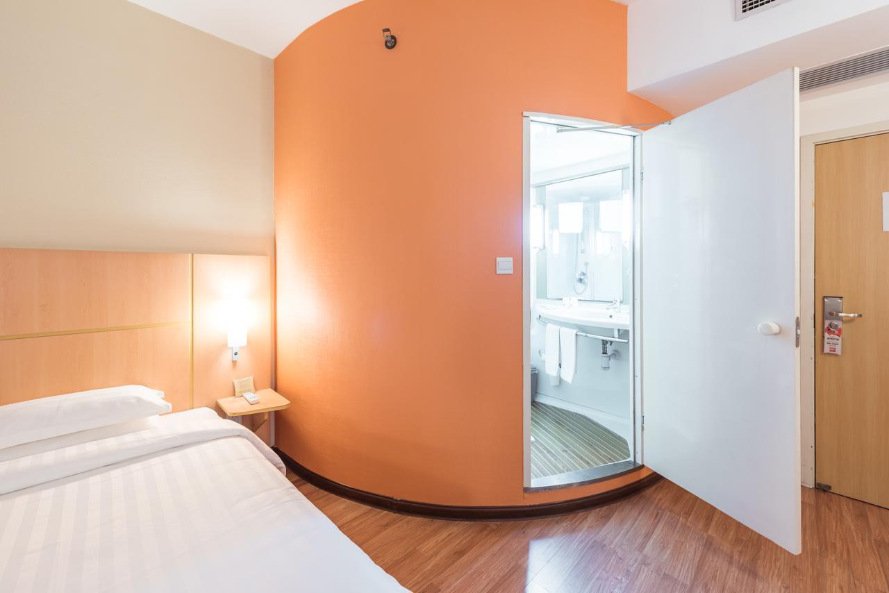 Ibis Shanghai Xujiahui Екстер'єр фото